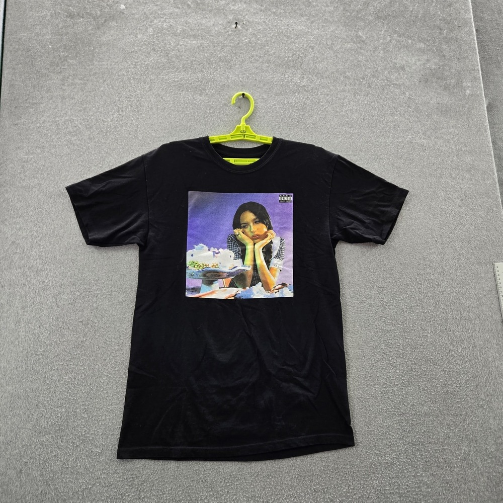 Olivia Rodrigo Men Shirt M Black Graphic‎ Print Portrait Cake Short Sleeve